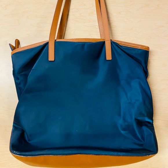 Michael Kors Handbag - Picture 2 of 3